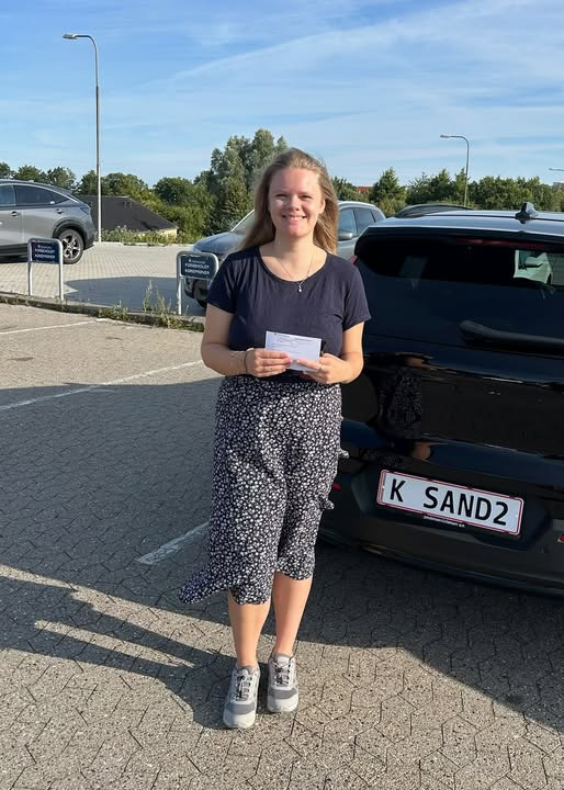 Kenneth Sand Køreskole ønsker Cecilie tillykke med bestået køreprøve i første forsøg