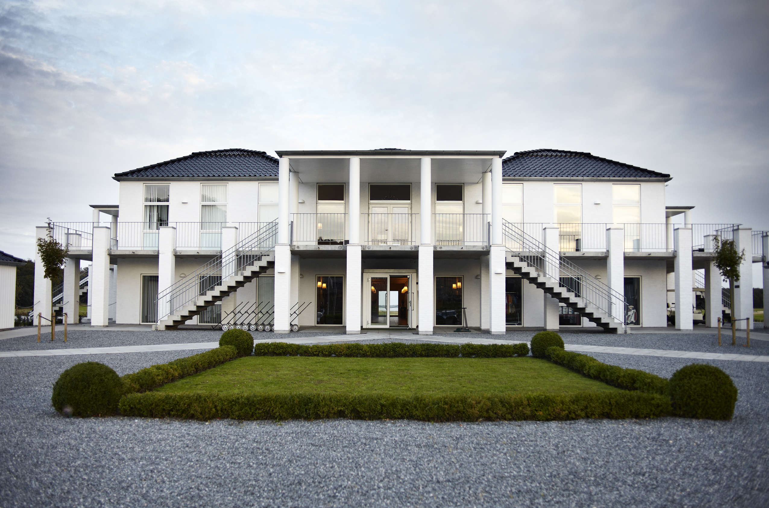 Stensballegaard: Fra historisk herregård til moderne golfmekka