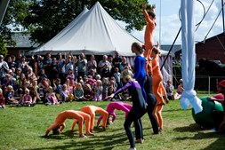 "VEDVARENDE MAGI” HOLDER LIV I NEDLAGT SKOLE