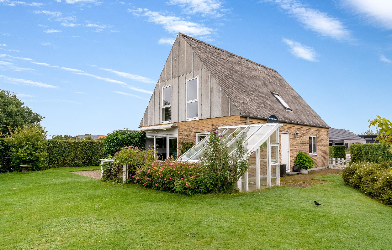 Pragtfuld villa nær natur og bymidte