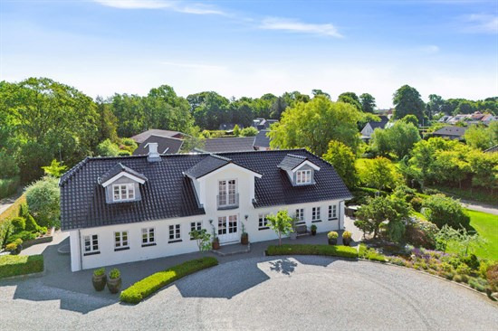 Top 6 over dyreste boliger til salg i Hinnerup. Priser op til 9.000.000 kr