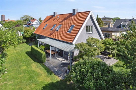 Lyngby Rosenvænge 26 og 5 andre boliger er kommet til salg denne uge i Kongens Lyngby - se boligerne her.