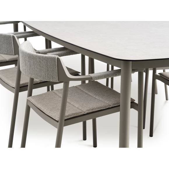 Hovelind Møbler præsenterer Salina havestol på tilbud