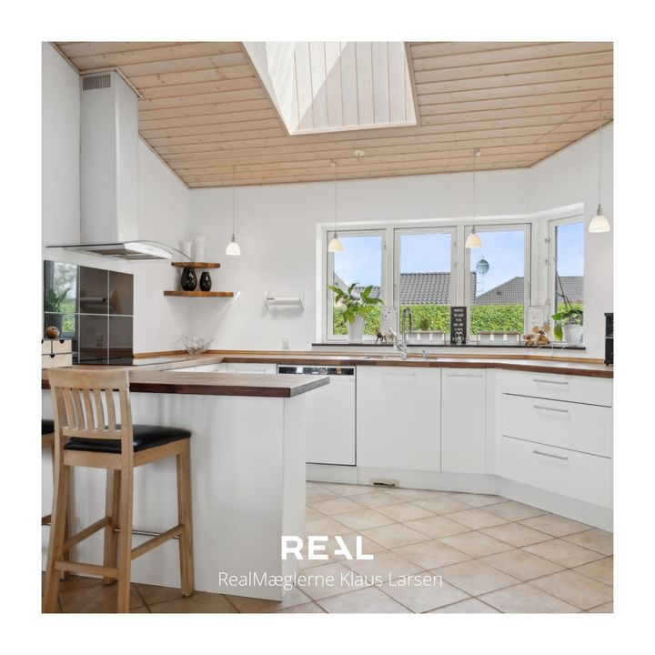 Nyere villa med gulvvarme nord for Randers hos RealMæglerne Klaus Larsen
