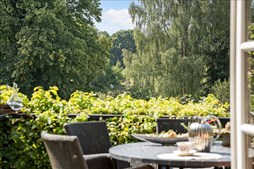 Til salg hos EDC Torben Larsen: En perle i skovbrynet