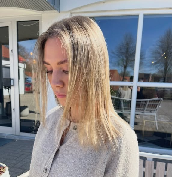 Chlou fremhæver Cecilies nye friske look med balayage og botoxhårkur