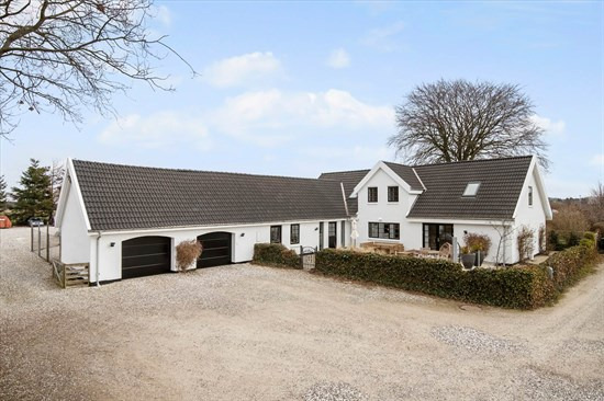 Netop kommet til salg: Ågårdvej 56 en af Hornslets dyreste adresser