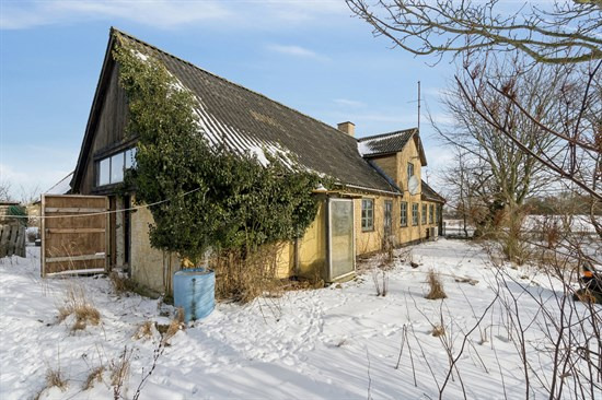 Doktorbakken 5 er til salg for kun 445.000 kr.: Se de billigste boliger til salg i Aakirkeby her