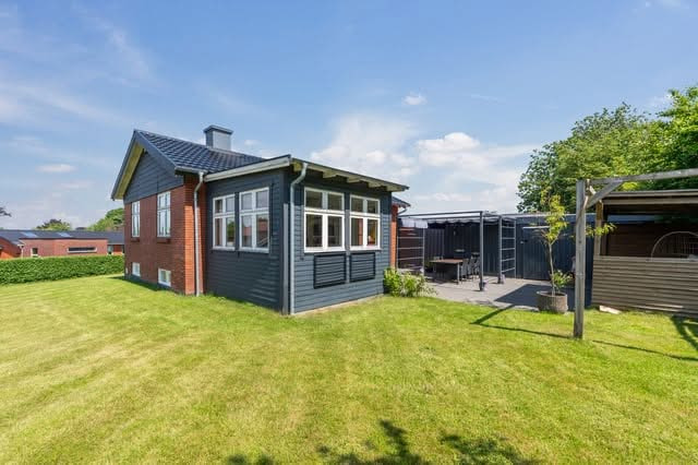 Lokalbolig Silkeborg præsenterer velholdt villa i Thorning med attraktiv beliggenhed