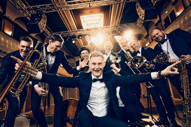 To unikke oplevelser i Svendborg: Dansebal og feel-good teater