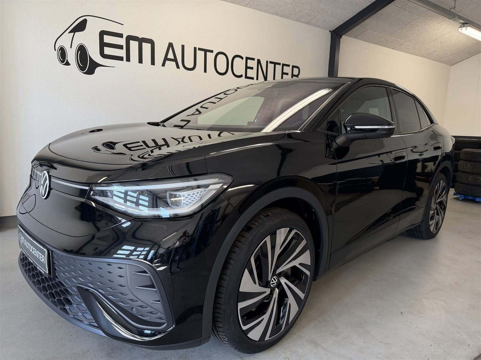 EM AUTOCENTER ApS viser VW ID.5 med masser af udstyr