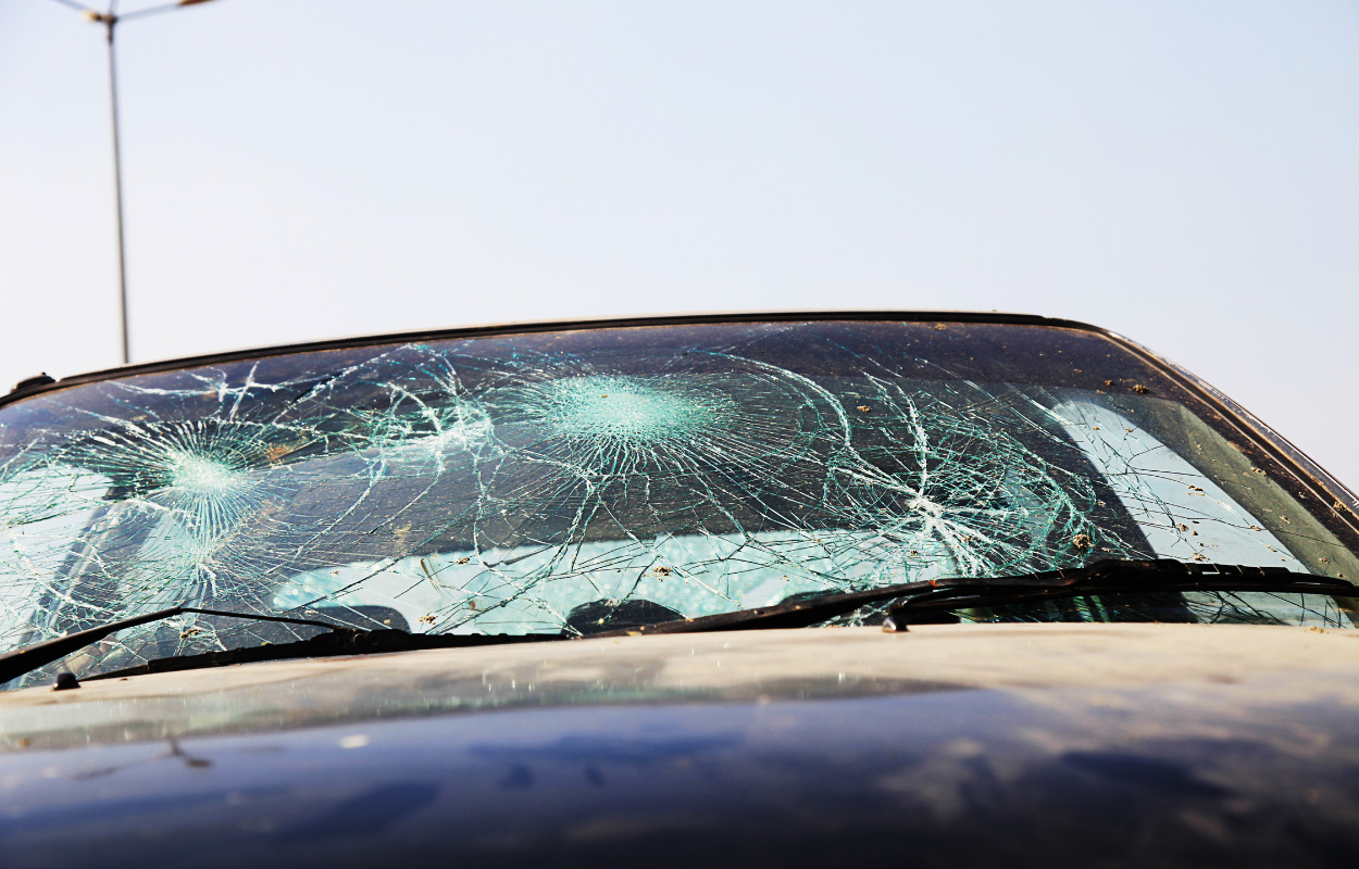 Biler har fået knust ruder i Aarhus N