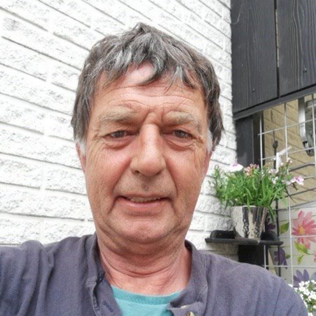 Steen holder af Svendborg Sund og gåture med hunden