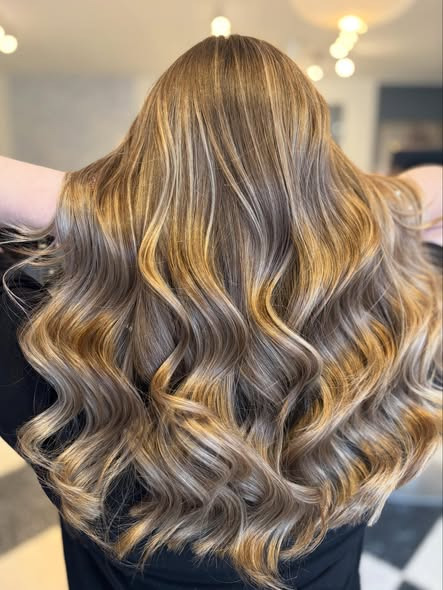Chlou forvandler Annis look med smuk balayage og ny klipning