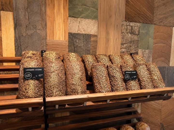 Risskov Torvet har friskbagt rugbrød til 29 kr.