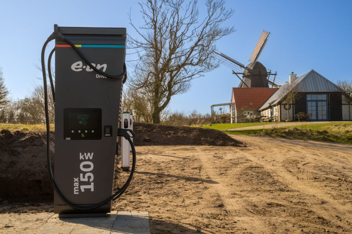 E.ON Drive Infrastructure åbner lynladestation med åbne vidder ved Keramikcaféen i Lønstrup