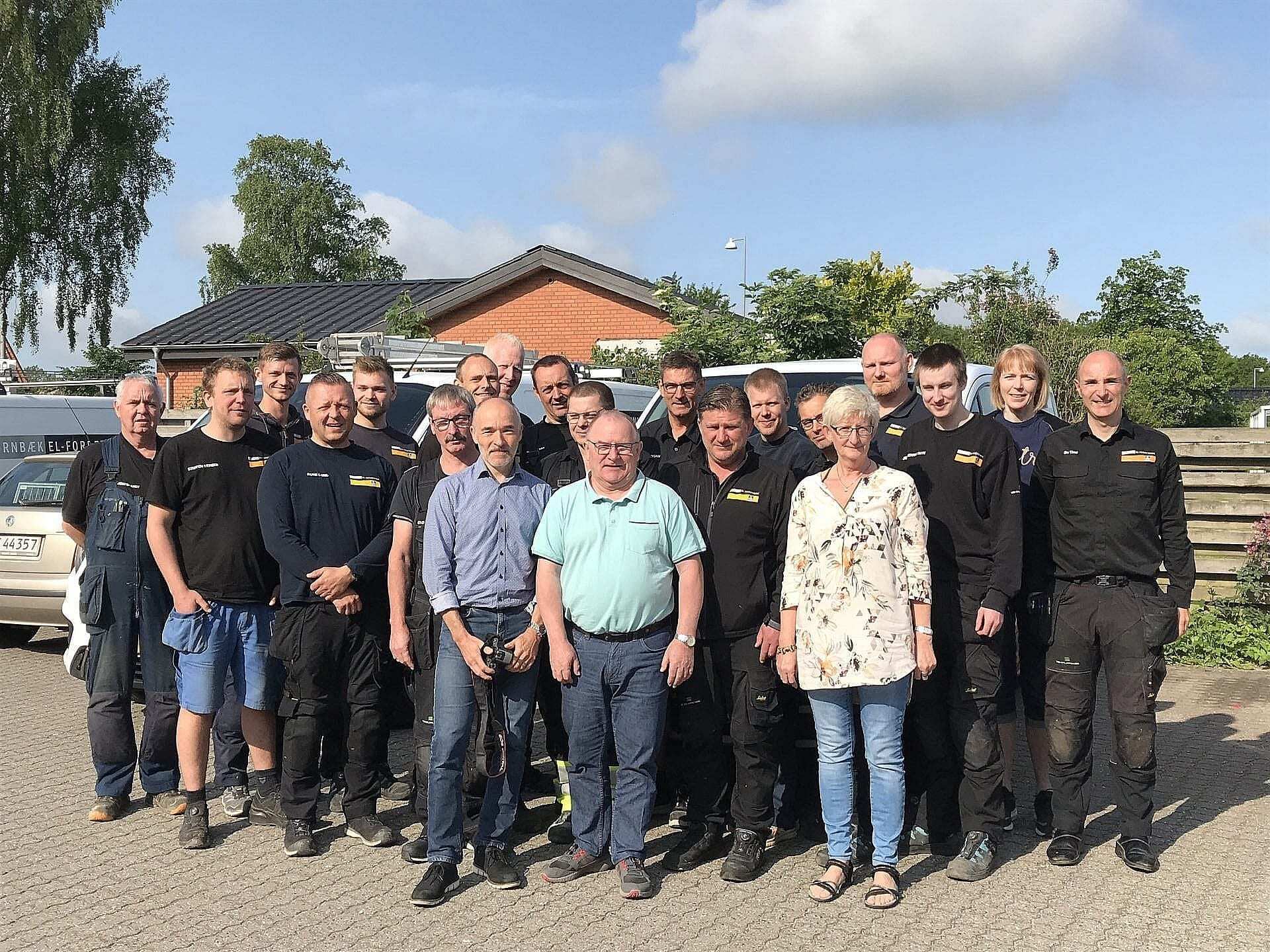 Bo og teamet sørger for lys til randrusianerne