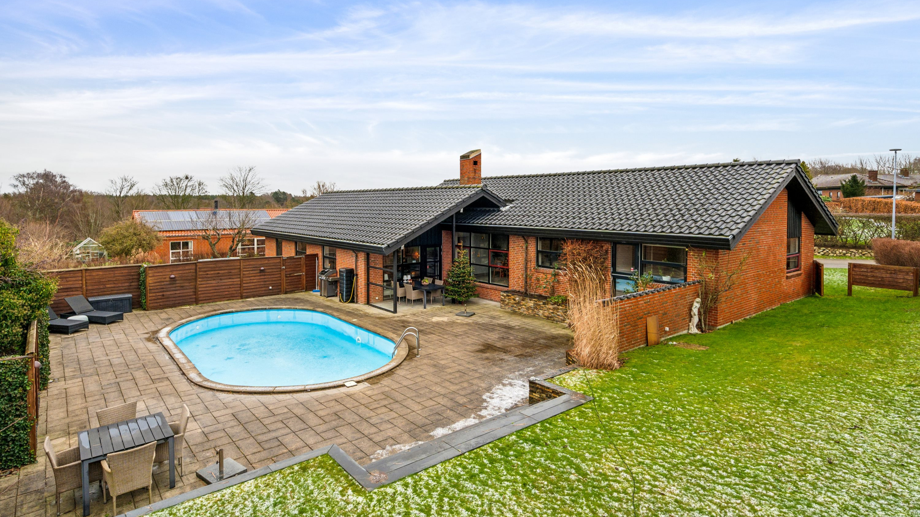 Til salg hos Nybolig Brønderslev og Vrå: Arkitekttegnet villa i nordbyen