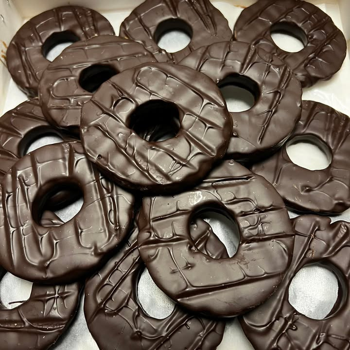 Chokolet Bon Bonnieren: Ananasringe i mørk chokolade er tilbage - begrænset antal!