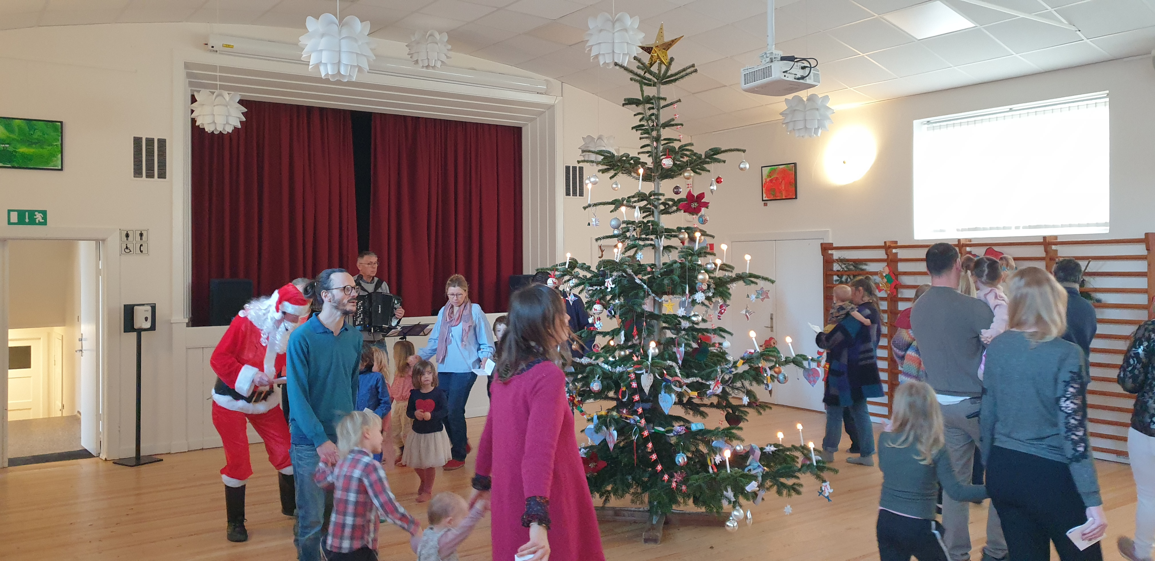 Juletræsfest for hele familien i Roholte Aktivitetscenter