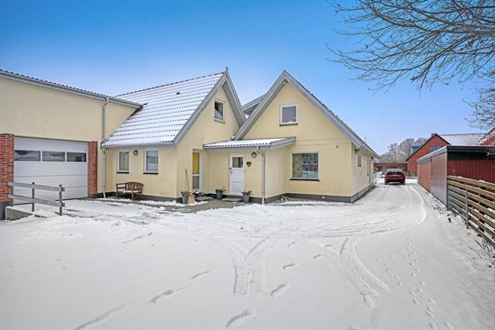 Bygaden 80 og 1 anden boliger er kommet til salg denne uge i Store Merløse - se boligerne her.