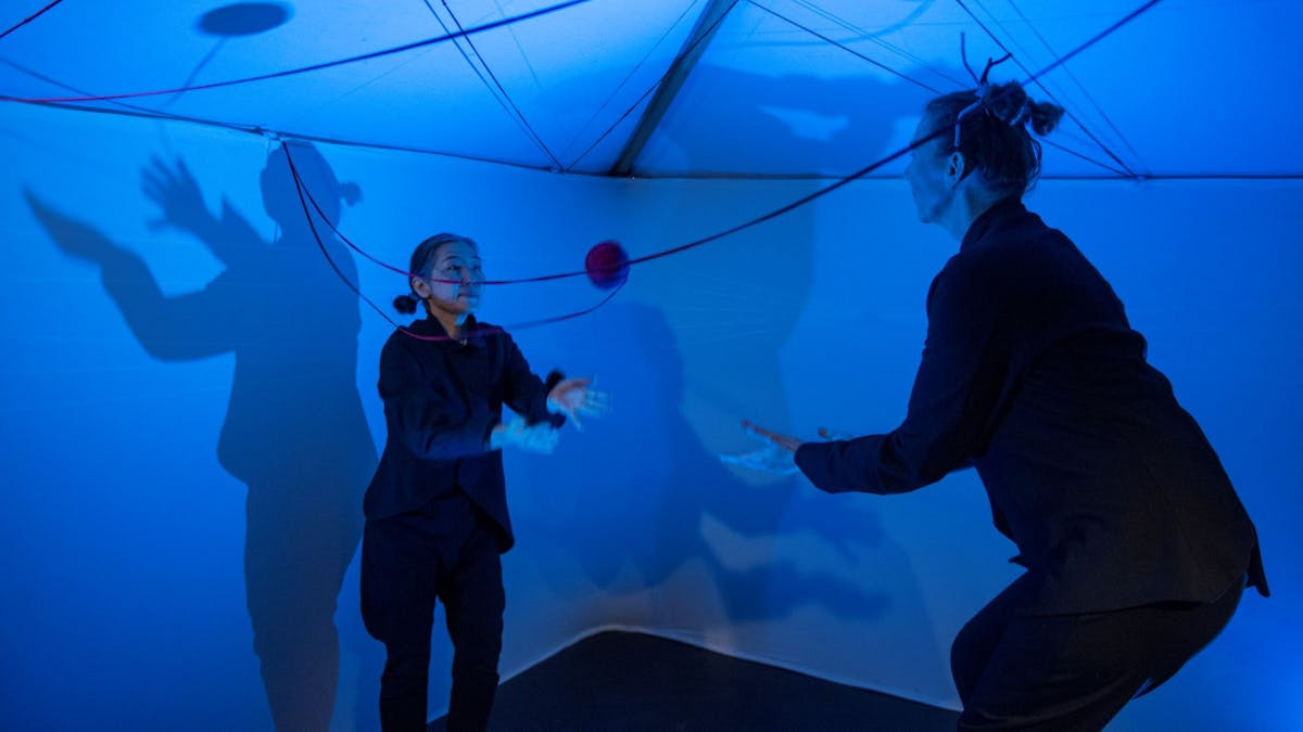 Oplev magien i "Kat · Fugl · Fisk" med Teatret Om