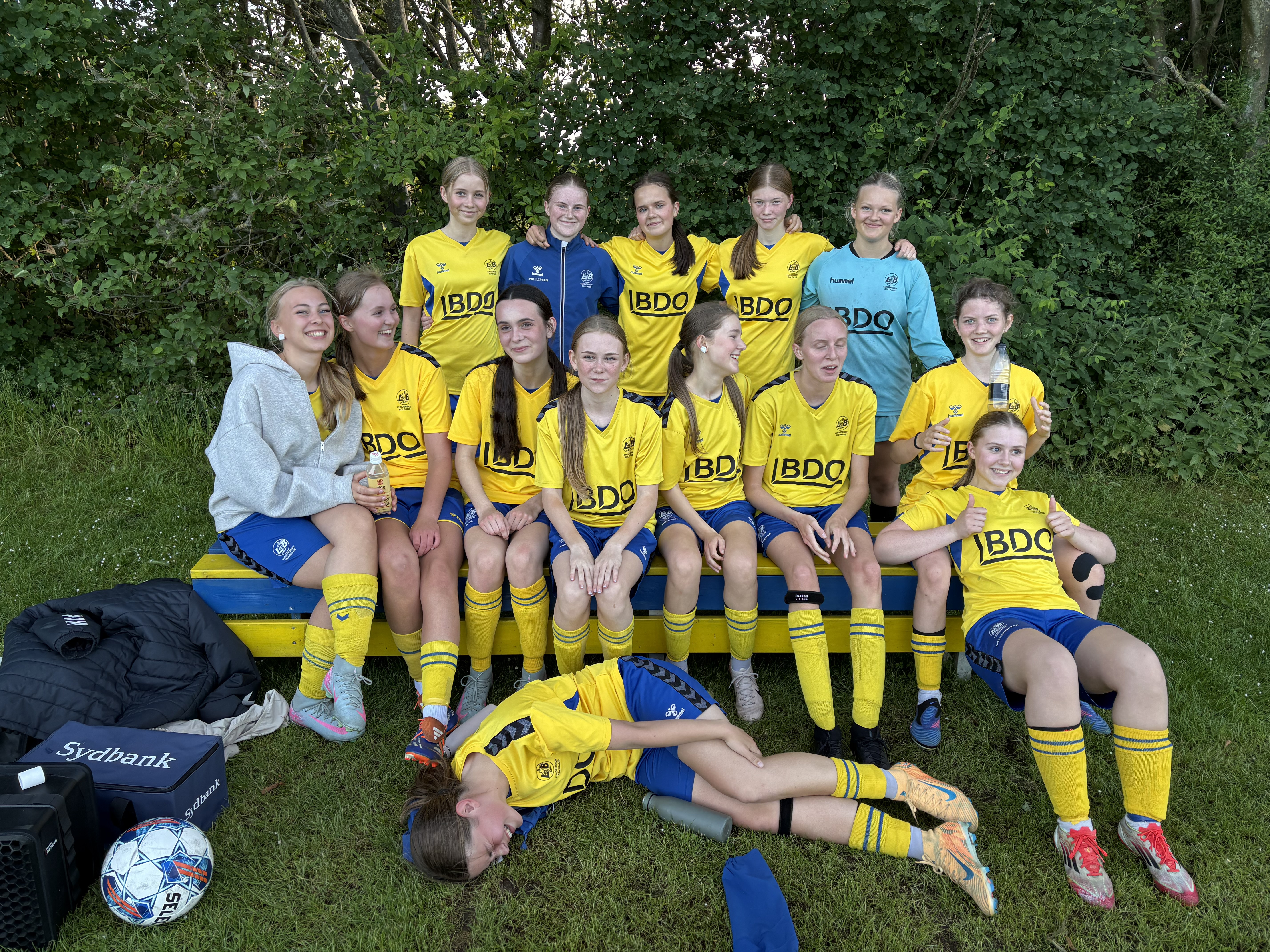 Skarp afslutning fra Lunderskovs U17 piger i sidste turneringskamp mod topholdet