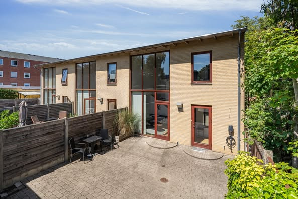 John Frandsen Herning præsenterer stilren bybolig i Herning