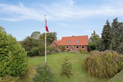 Slotshøjvej 10 og 1 anden boliger er kommet til salg denne uge i Stege - se boligerne her.