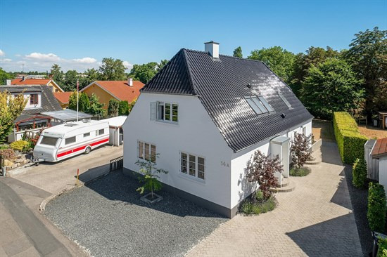Ny Holstedvej 14A og 4 andre boliger er kommet til salg denne uge i Næstved - se boligerne her.