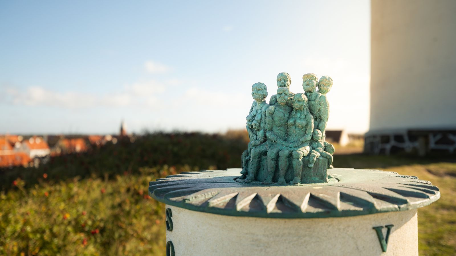 Sommersolhverv ved solhvervssøjlen i Løkken