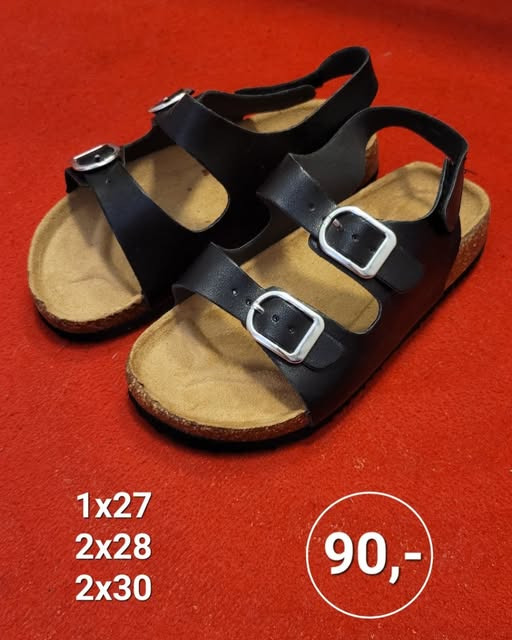 Børneshoppen Brønderslev sælger sandaler til 90 kr.