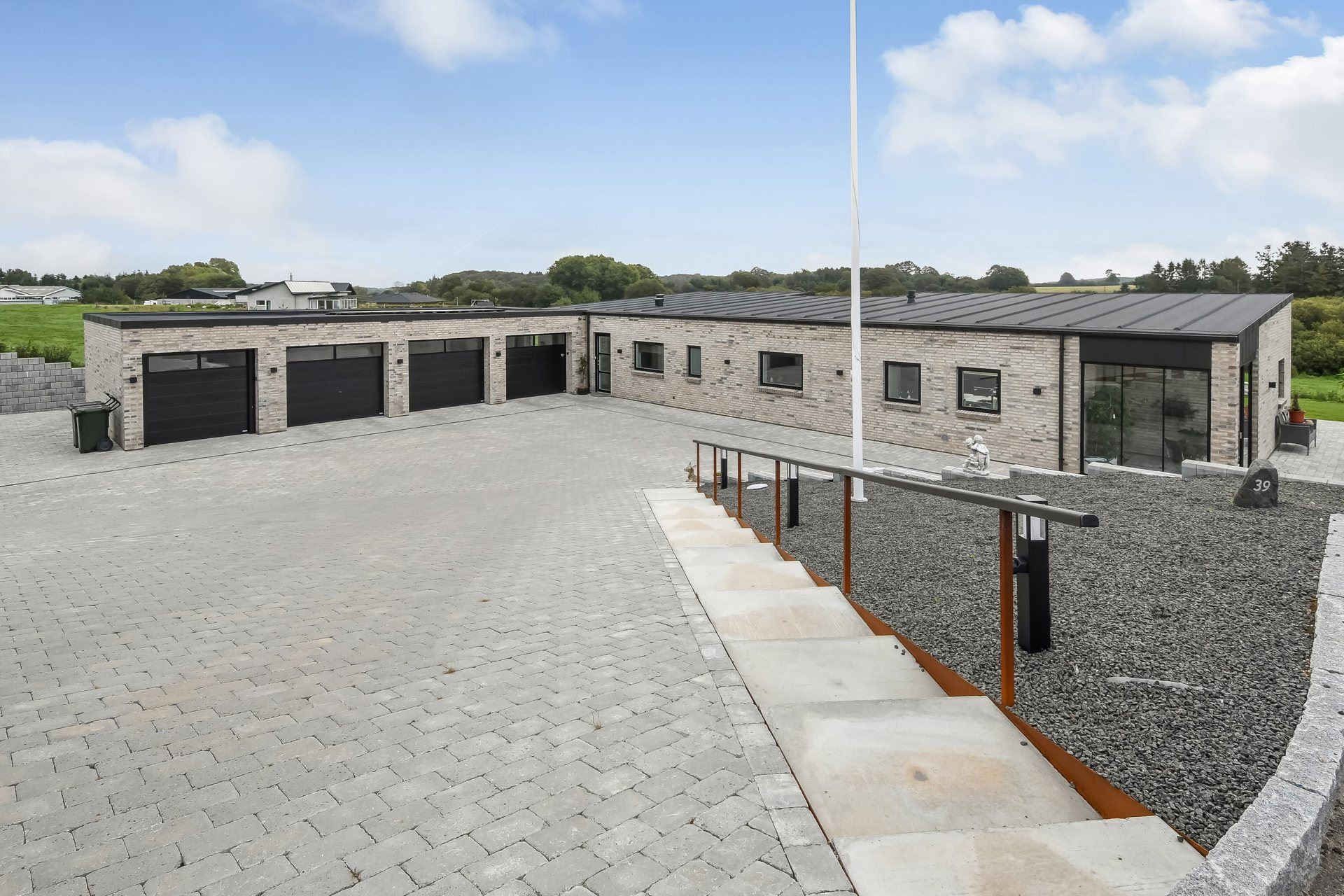 Pris op til 3,995 mio. kroner: Se de dyreste boliger i Rask Mølle