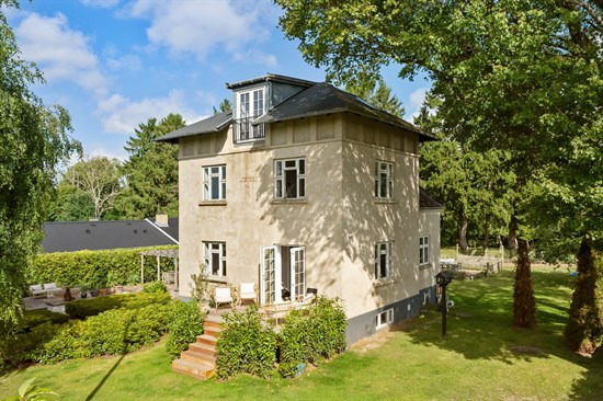 Top 6 over dyreste boliger til salg i Farum. Priser op til 14.000.000 kr