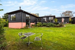 Glentevej 11 og 3 andre boliger er kommet til salg denne uge i Vejby - se boligerne her.