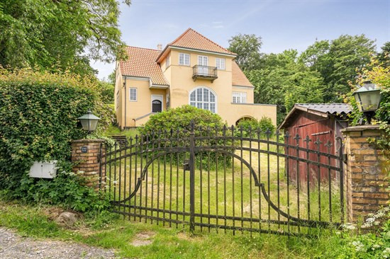 Top 6 over dyreste boliger til salg i Børkop. Priser op til 14.900.000 kr