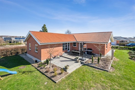 Søndermarken 99 og 1 anden boliger er kommet til salg denne uge i Hinnerup - se boligerne her.