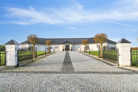 Top 6 over dyreste boliger til salg i Ørbæk. Priser op til 4.995.000 kr