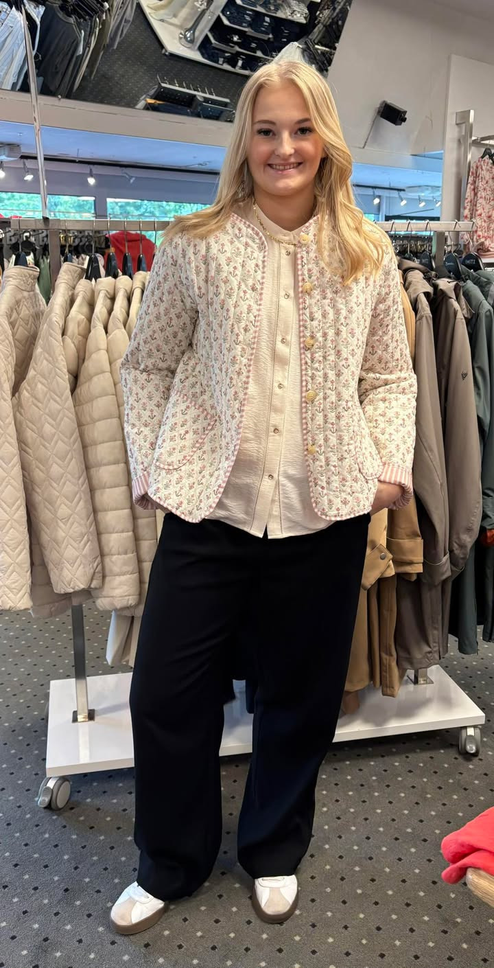 Rosengreen tilbyder nu smart quiltet jakke fra Marta til halv pris