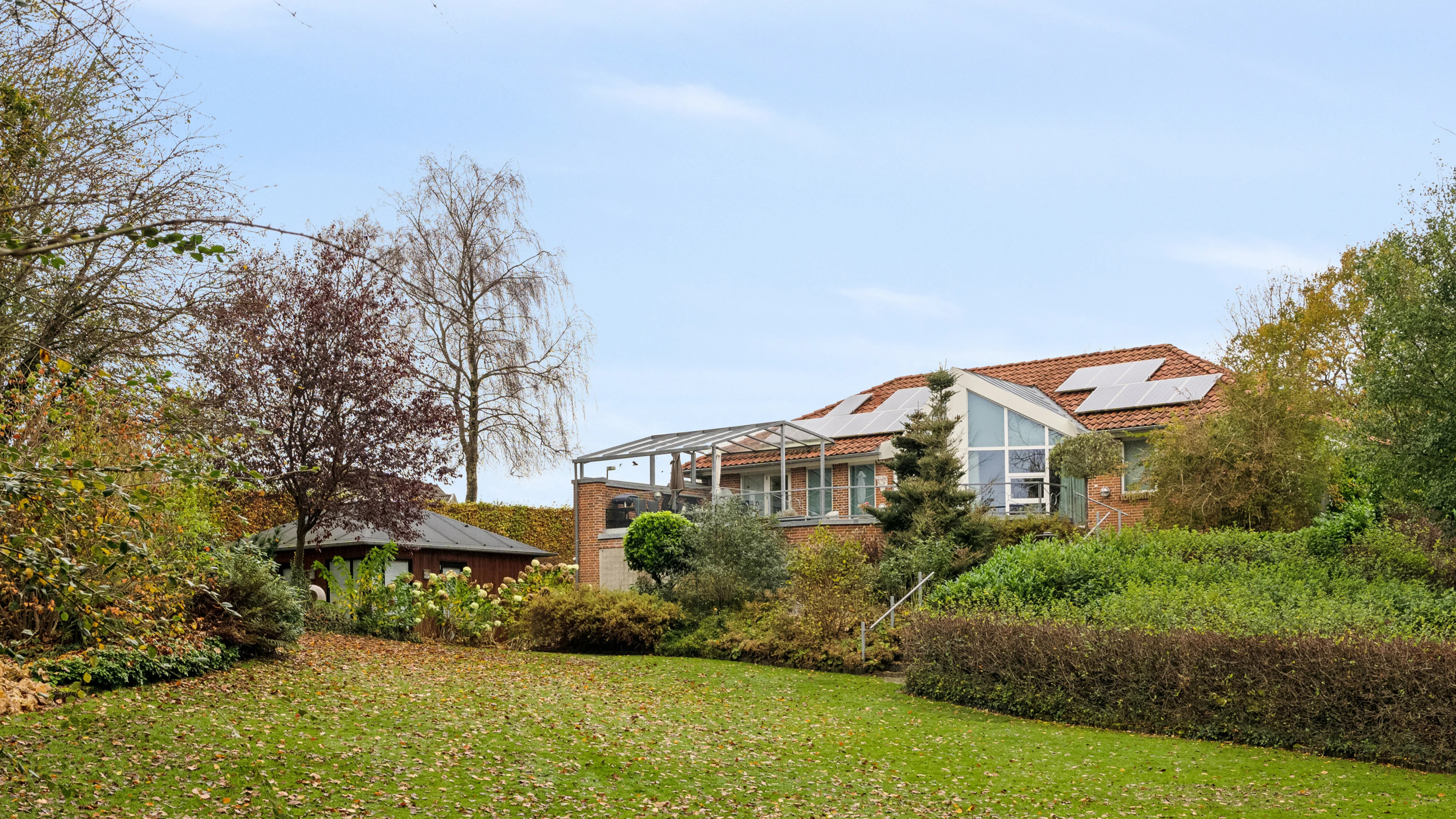 Til salg hos LokalBolig Silkeborg: Ekstraordinær ejendom med flot udsigt i Hvinningdal