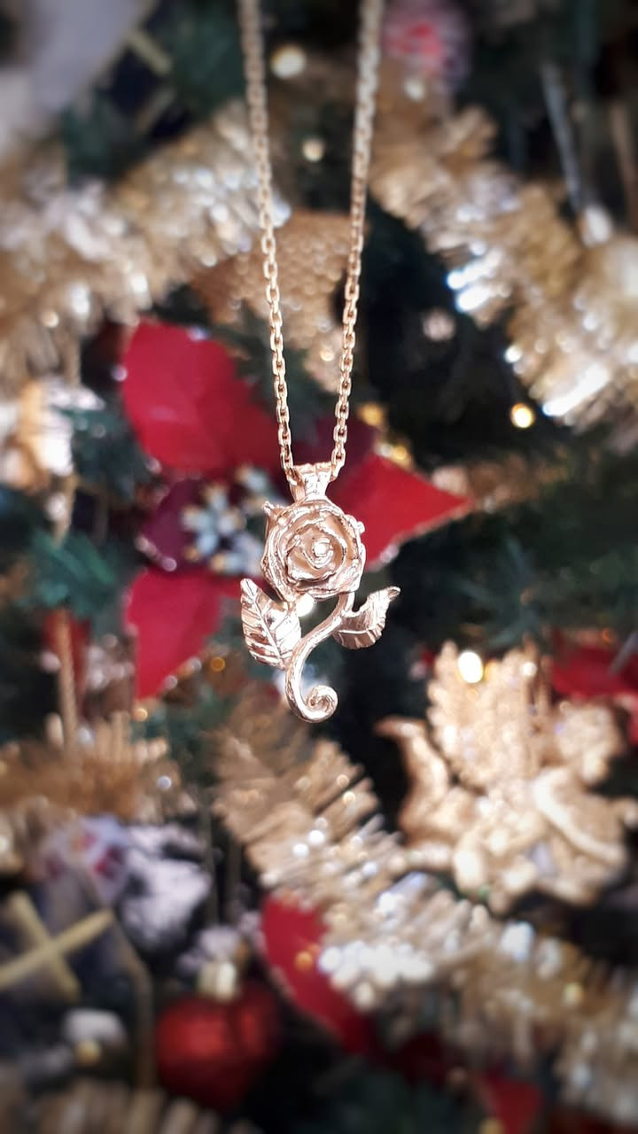 Smykkedesigner Helga Winther: Unik Mariager Rosen kollektion er årets julegaveidé