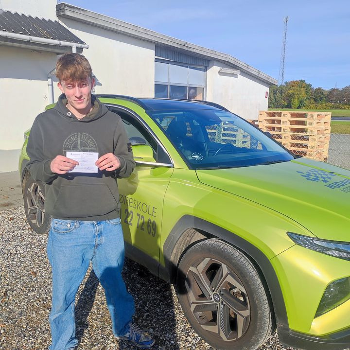 Matias fik kørekortet hos Kudahls Køreskole: Stort tillykke og god vind med uddannelsen
