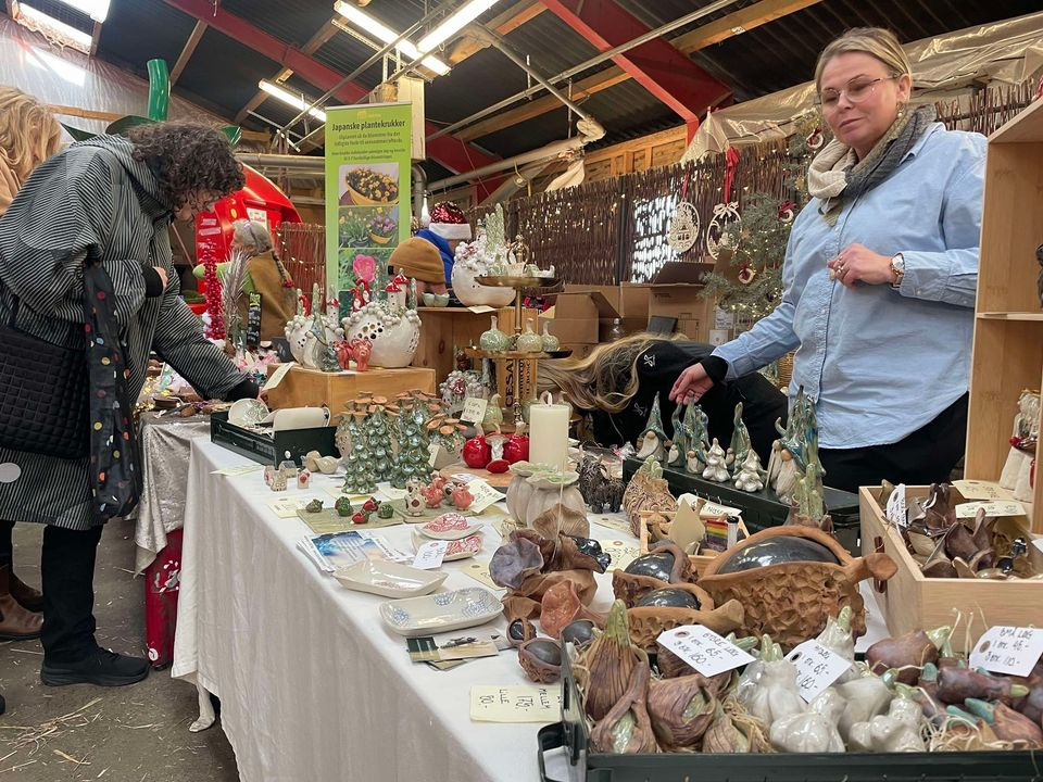 Jensen Jordbær inviterer til julemarked med lækre boder og hygge på gården