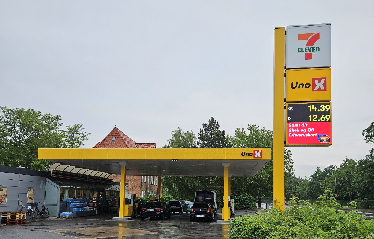 Uno-X og 7-Eleven fejrer naboskab i Roskilde med tilbud på åbningsdag