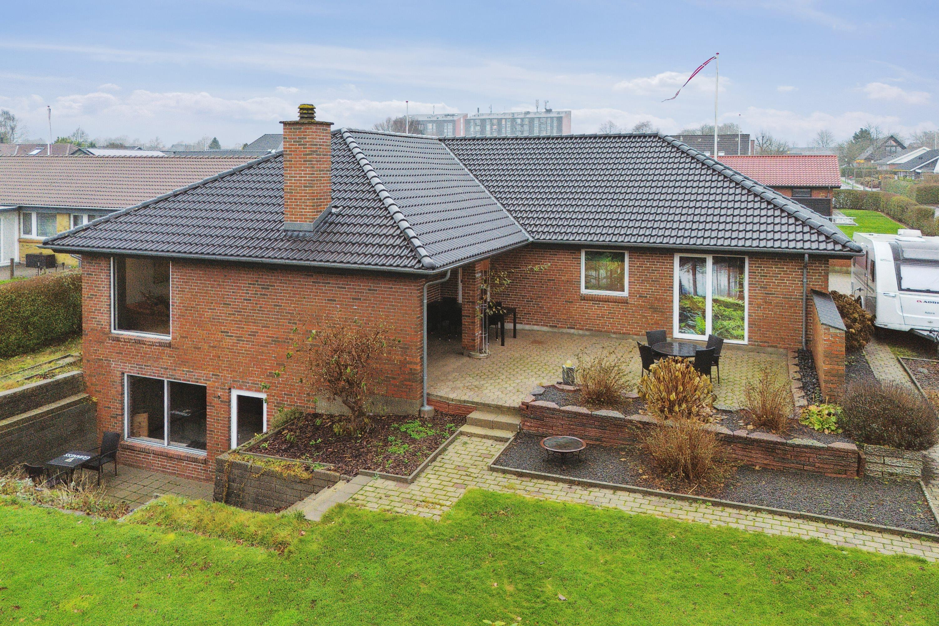 Til salg hos & LIVING Midt & Vestjylland: Naturskøn udsigt i Tjørring