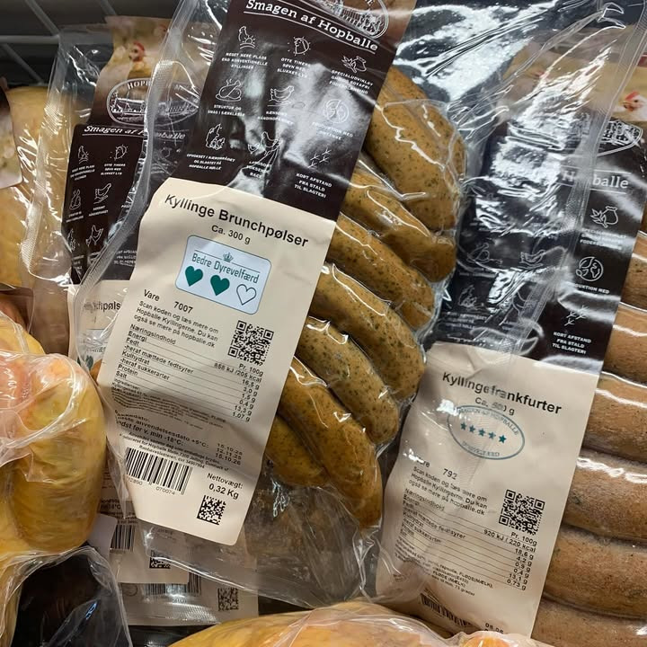 Fru Hansens Butik & Café byder på frisk kylling fra Hopballe Molle