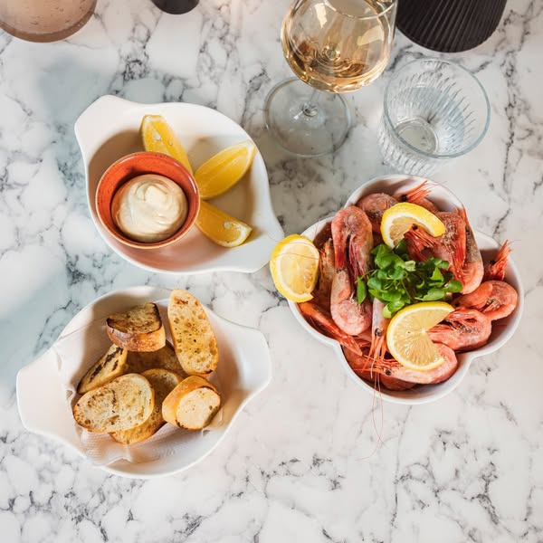 Restaurant Mellow inviterer til pil-selv rejer med vin og bobler ad libitum hver onsdag i sommeren