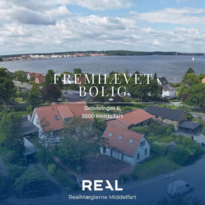 RealMæglerne Middelfart tilbyder indflytningsklar udsigtsvilla til salg i Middelfart