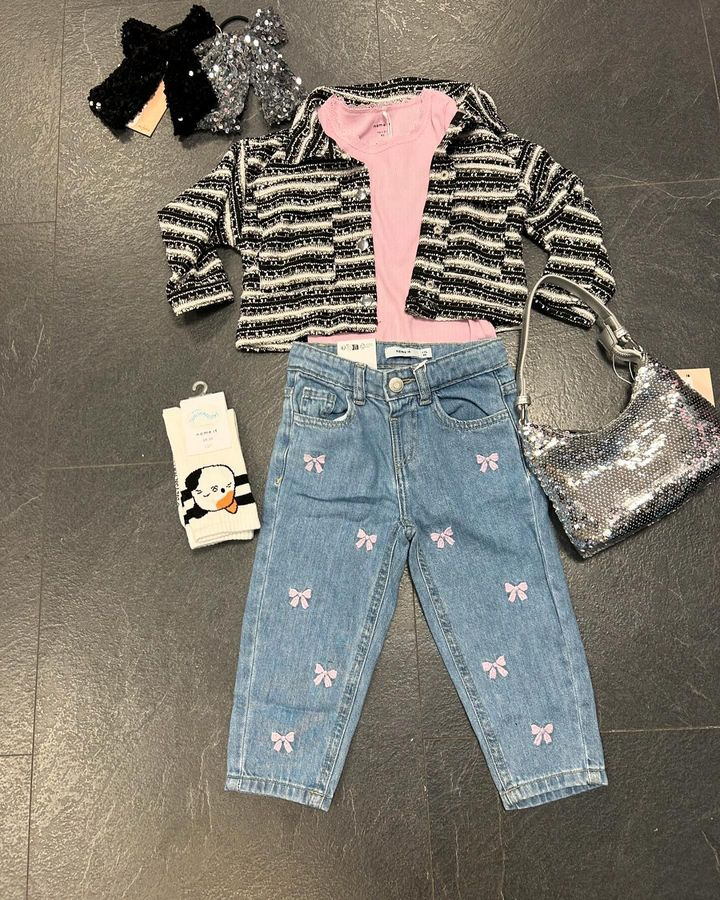 Didrik foreslår sløjfer som julegave til piger i str. 86-110