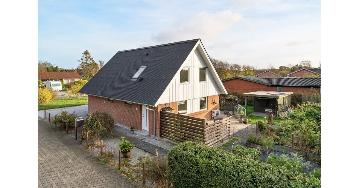 Danbolig Hjørring præsenterer indbydende villa for børnefamilien på Teglvej 4A